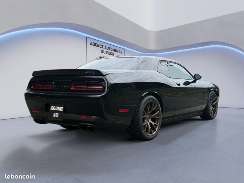 Dodge Challenger V8 6.2 SRT